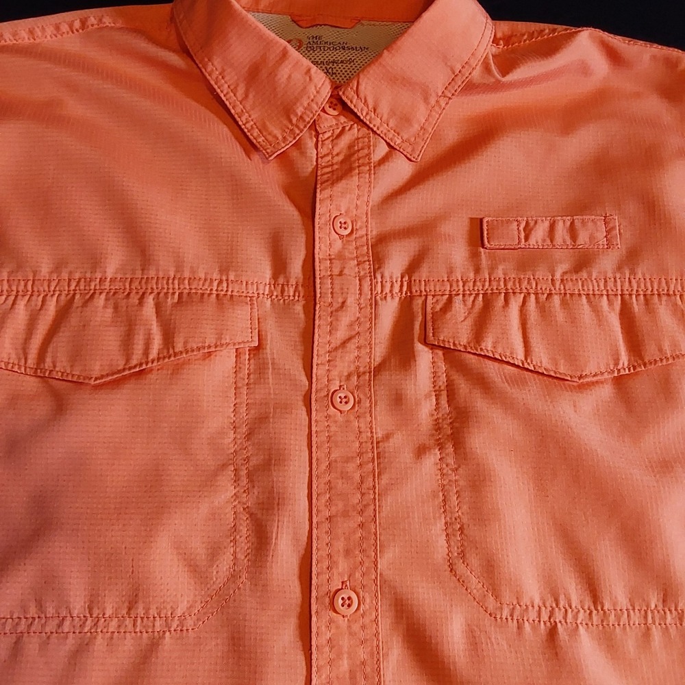 The American Outdoorsman Men's  XL Button‎ Up Vented Short Sleeve Coral Shirt